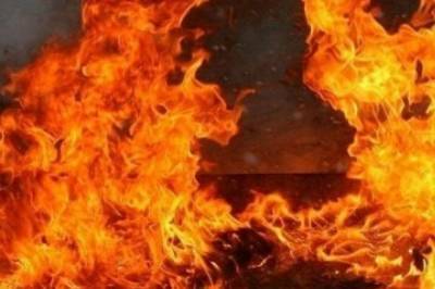 На Тернопольщине горит военный склад