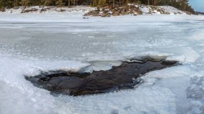 На озере в Горячем ключе погиб провалившийся под лед мужчина