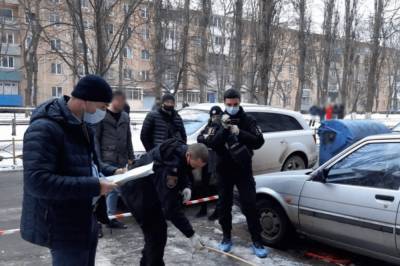 Бегал обмотанный кишками и бил машины головой отца: появились жуткие детали двойного убийства в Одессе