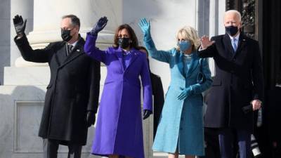 Все оттенки лилового: как оделись на инаугурацию главные леди США