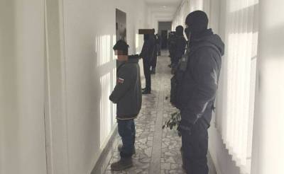 В Сырдарье задержаны члены подпольной ячейки экстремистов. Они собирали деньги на якобы восстановление мечетей, а сами отправляли их боевикам в Сирию