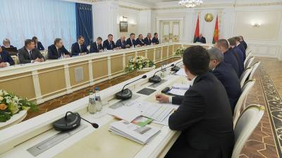 Президент собрал совещание с руководством Совета Министров