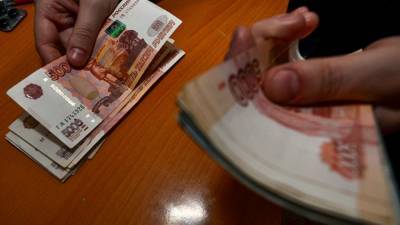 Чиновника из Владивостока арестовали за взятку в 1 млн рублей