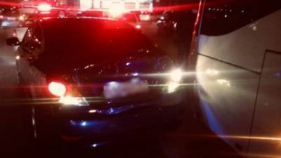 Маленькая девочка пострадала в столкновении автобуса и Hyundai Solaris