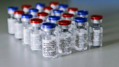 Российскую вакцину "Спутник V" зарегистрировали в ОАЭ