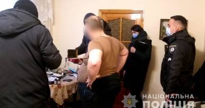 Распространяли детское порно в Сети: в Николаевской области задержали троих мужчин (видео)