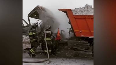 Грузовик со снегом сгорел на востоке Москвы