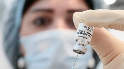 ОАЭ зарегистрировали вакцину от COVID-19 «Спутник V» по ускоренной процедуре