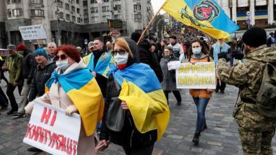 Киев пытается «посадить» Симферополь на цепь
