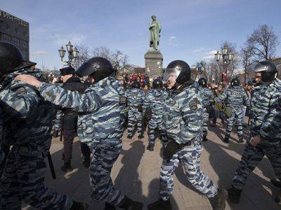 Полиция устроила массовый поквартирный обход поддерживающих Навального