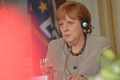 Меркель сообщила о готовности к сотрудничеству по вакцине «Спутник V»