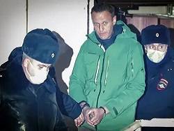 Меркель потребовала освободить Навального из СИЗО