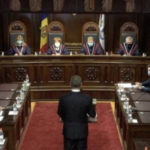 Конституционный суд Молдовы отменил закон, расширяющий права русского языка