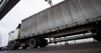 В Литве российский тягач столкнулся с грузовиком, оба водителя погибли