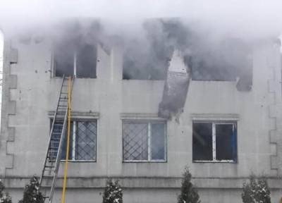 В Харькове горит дом престарелых: 15 человек погибли
