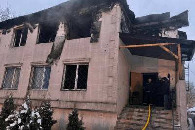 Появились новые фото и предварительная причина пожара в доме престарелых Харькова