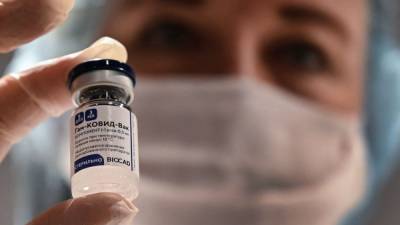 Венгрия одобрила российскую вакцину от коронавируса "Спутник V"