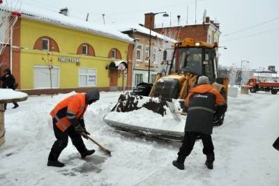Коммунальные службы Серпухова борются с последствиями снегопада