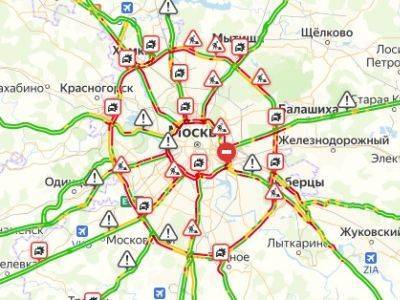 Пробки в Москве достигли максимальных 10 баллов