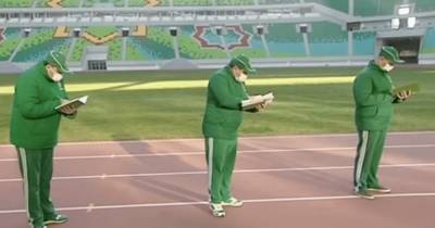 Президент Туркменистана устроил на стадионе соревнование по скоростному записыванию его слов (видео)