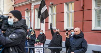 Латвия еще не прошла пик кризиса: экс-министр призвал подумать о тех, кто лишился доходов