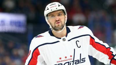 Российские хоккеисты «Вашингтона» пропустят четыре матча из-за нарушения коронавирусного протокола