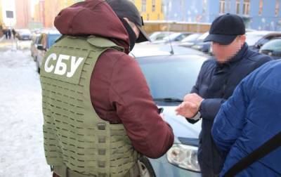 В Киеве на взятке задержаны двое чиновников Минюста
