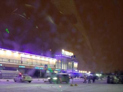 В Петербурге эвакуировали гипермаркет «Лента» из-за сообщения о бомбе