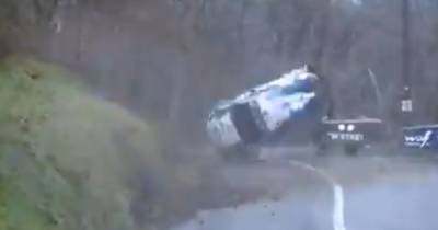 Чудовищная авария на ралли Монте-Карло: машина врезалась в холм и сорвалась в пропасть (видео)