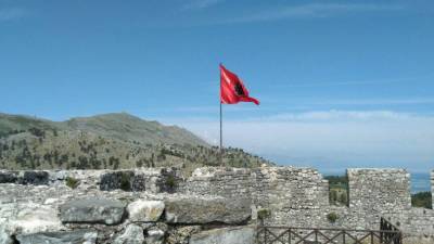 Дипломат из РФ признан персоной нон гранта в Албании