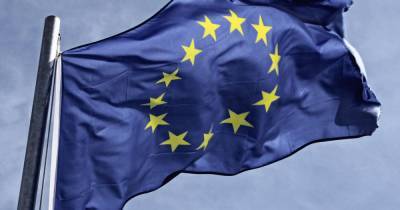 В Евросоюзе появятся "темно-красные" зоны из-за коронавируса