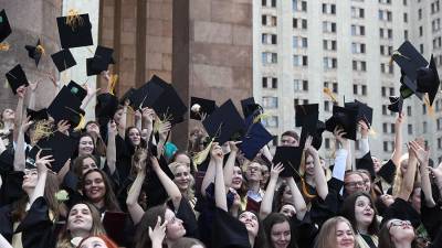Почти треть россиян оказались не готовы платить за высшее образование