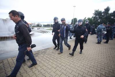 На Урале МВД предупредила жителей о наказании за участие в акциях в поддержку Навального