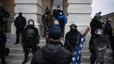 Полиция США расследует случай проноса оружия в здание конгресса
