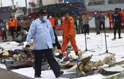 СМИ сообщили предварительную причину крушения Boeing 737 в Индонезии