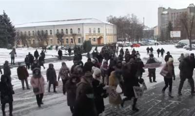 Украину колотит: люди вышли на улицу, стали известны их требования