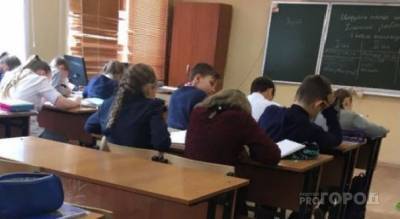 "Нет манту - учитесь дома": ярославских отличниц не пускают в школу без смертельного укола