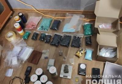 В Запорожской области задержали двух девушек за торговлю наркотиками (фото)