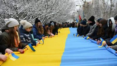 Сегодня украинцы отмечают 102-ю годовщину Дня Соборности