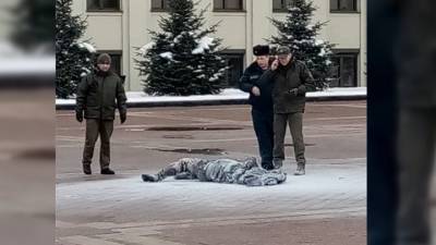 Мужчина едва заживо не сгорел на площади в центре Минска