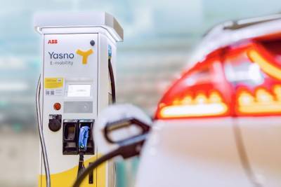 У Харкові встановили дві швидкісні зарядні станції YASNO E-mobility потужністю 50 кВт