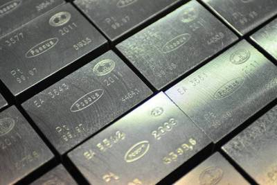 Эксперт назвал металл, который дорожает, пока дешевеет золото