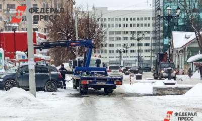 В Екатеринбурге начнут эвакуировать автомобили, мешающие уборке снега