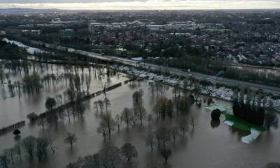 Британию накрыло мощное наводнение: фото последствий непогоды
