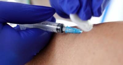 Сообщения о побочных эффектах от вакцины Pfizer поступают из Франции: скончались 9 человек