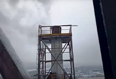 Видео: Росприроднадзор начал проверку из-за жалоб жителей Дубровки на едкий дым