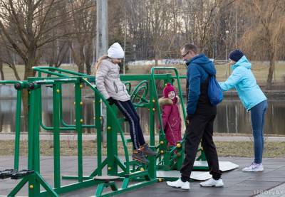 Цель на ЗОЖ и укрепление института семьи: в Беларуси утвердили госпрограмму «Здоровье народа и демографическая безопасность»