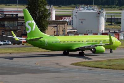 Самолет авиакомпании "Сибирь" экстренно сел в Нижневартовске