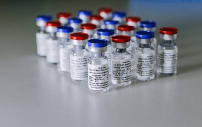 Имеет право: в ЕС отреагировали на закупку Венгрией российской вакцины от COVID