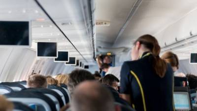 Стюардесса рассказала о самых необычных просьбах пассажиров